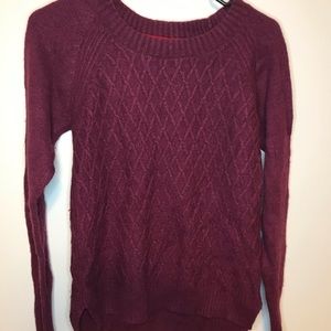 Comfy maroon sweater